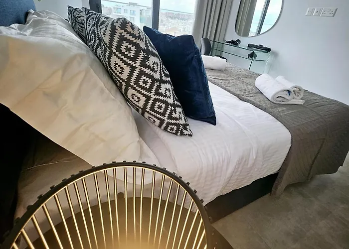 Superior Apartment, Universal Residences * パ フォス