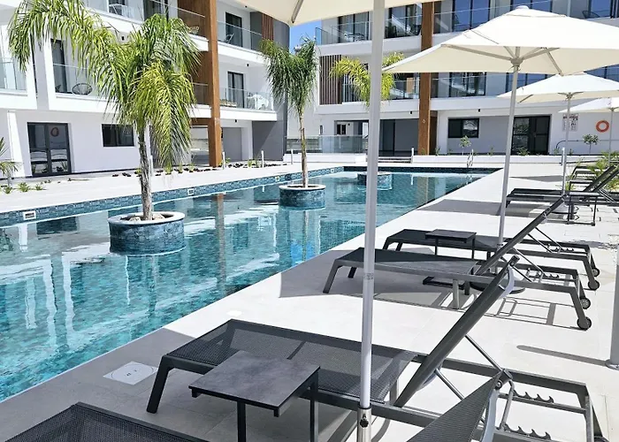 Superior Apartment, Universal Residences * بافوس